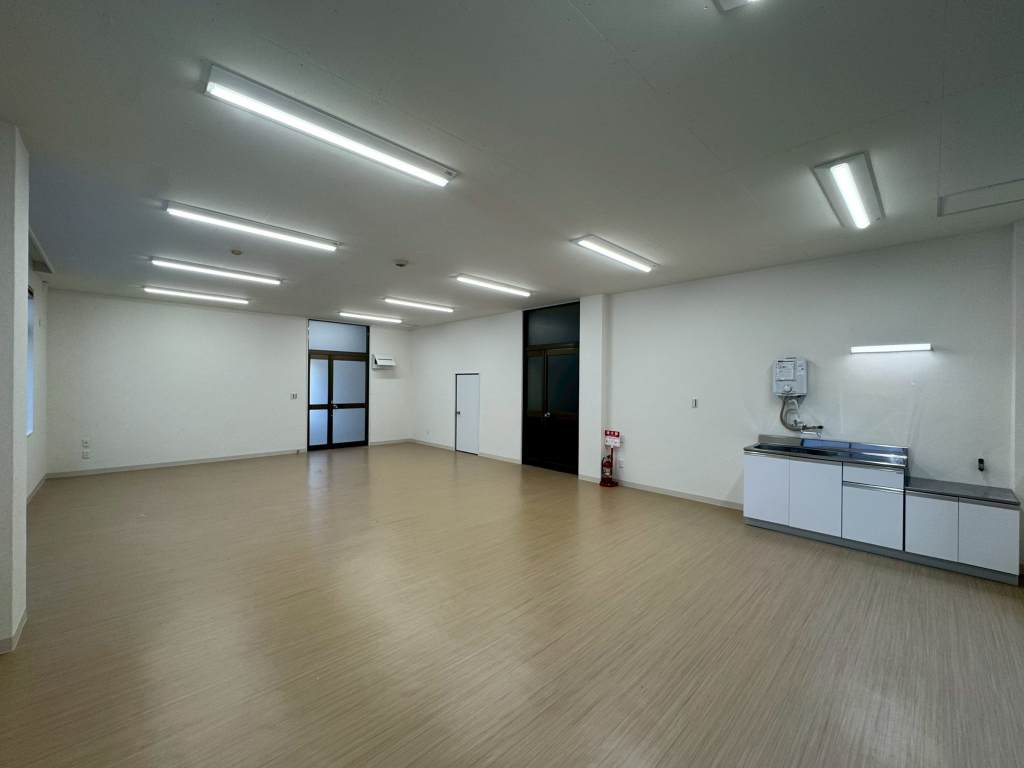 白を基調とした内装にリフォーム済み