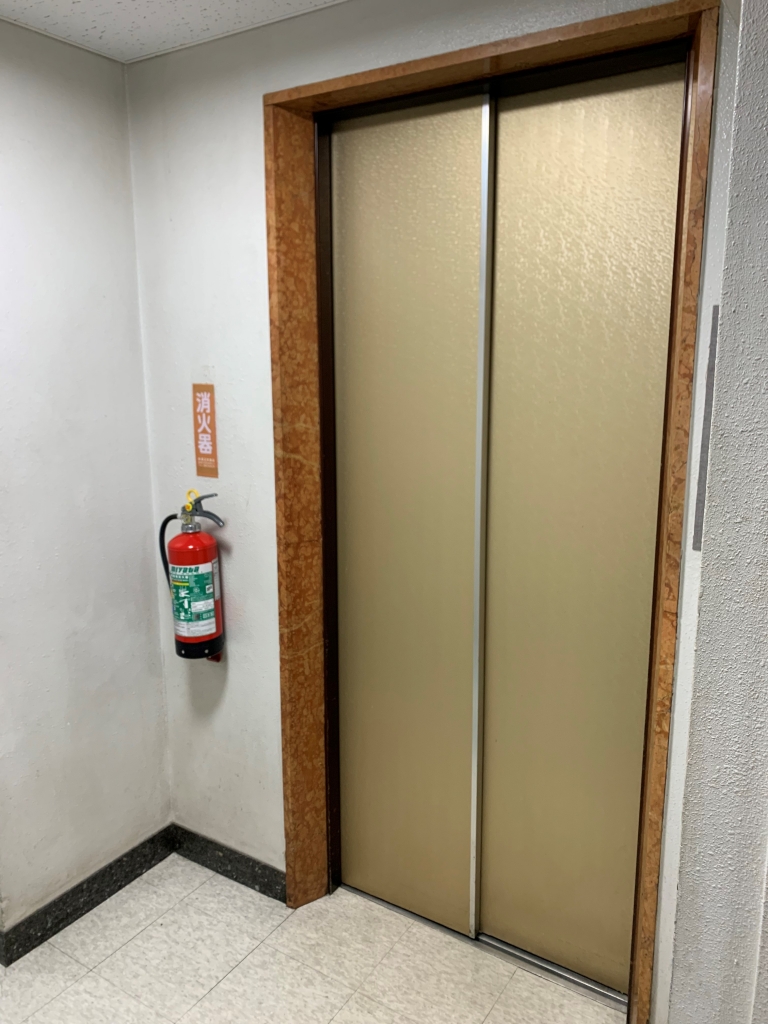 田中ビルディング　３階　エレベーター