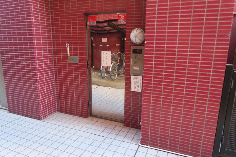 横浜クリード　1階　通用口