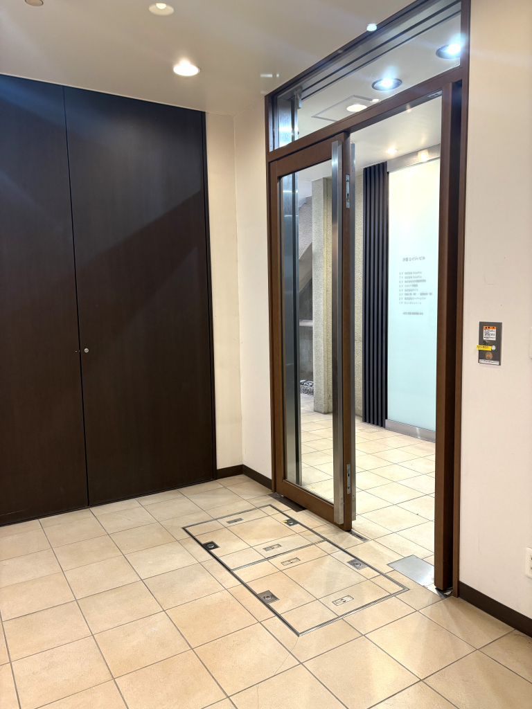 汐留AZビル　玄関出入口