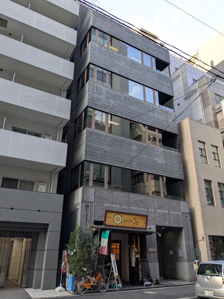 パールビル（大伝馬町）　ビル外観