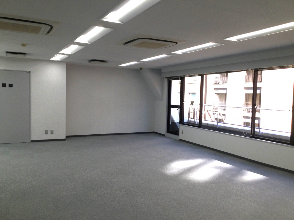 汐留AZビル　事務所内①