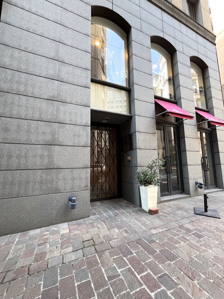 カーザ　ベルソーレ　１階入口