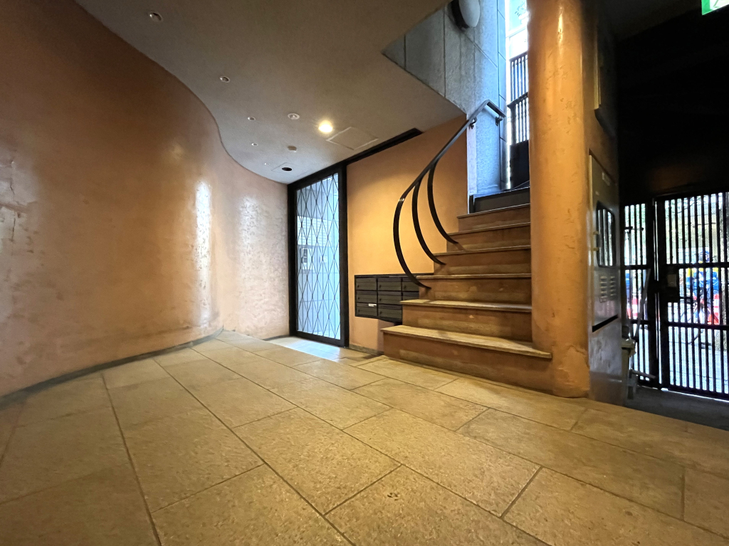 カーザ　ベルソーレ　１階ホール