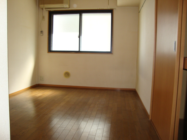 洋室6帖　南向きで日当たり良好なお部屋♪