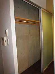広くて高さもある収納性の高い大きな収納スペース