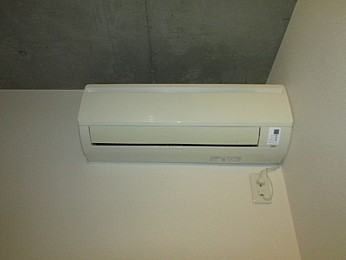 設備　エアコン完備