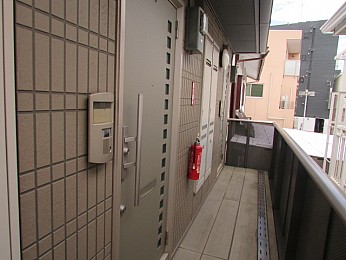 三軒茶屋駅から徒歩5分と利便性良好です♪