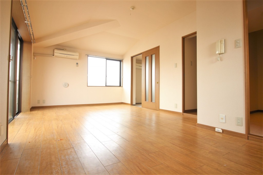 2面採光の為日当たり、通気性良好♪