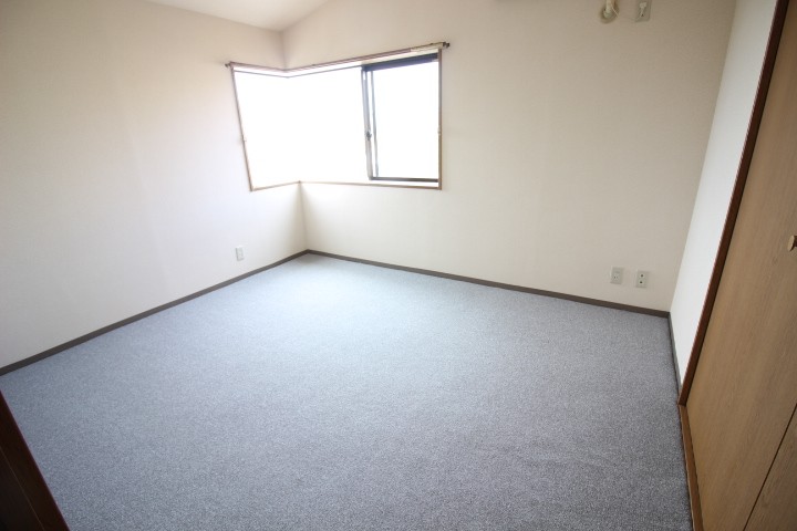 洋室6帖　光の入る明るいお部屋です♪