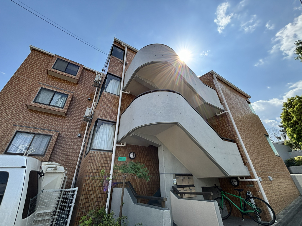駅近で通勤通学に便利なマンション最上階♪