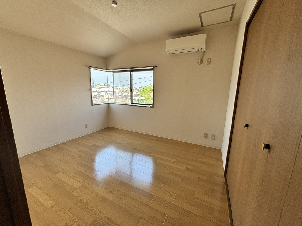 洋室6帖　光の入る明るいお部屋です♪