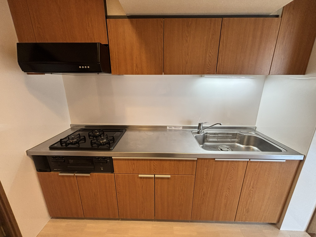 キッチン　3口システムガスキッチン　グリル付