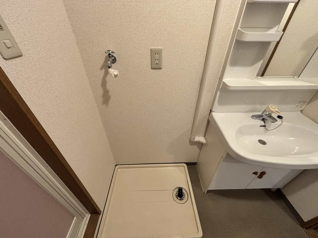 室内洗濯機置場完備で雨の日も安心♪