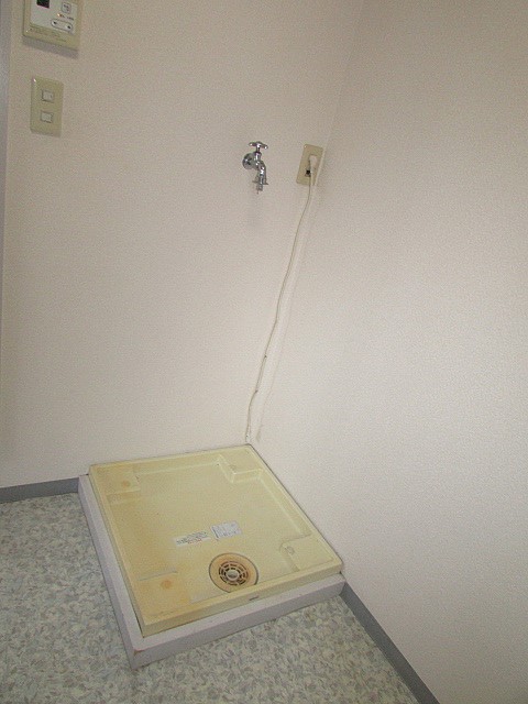 室内洗濯機置場完備で雨の日も安心♪