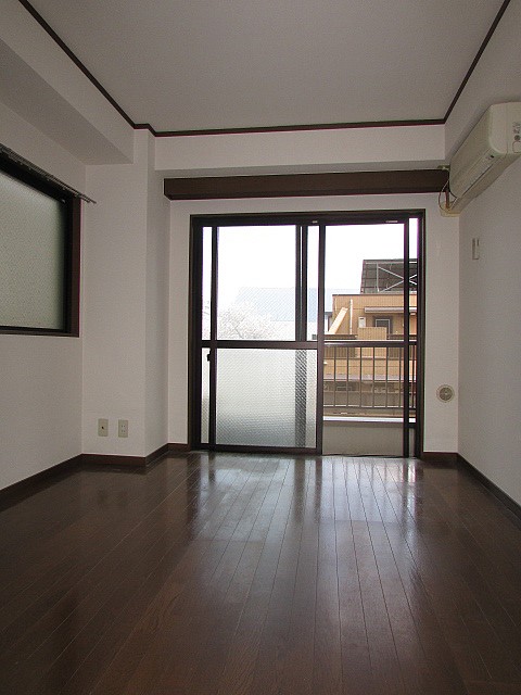 2面採光のため、日当たり通気性良好♪