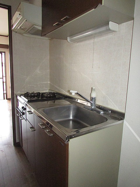 キッチン横に冷蔵庫を置くスペースあり♪