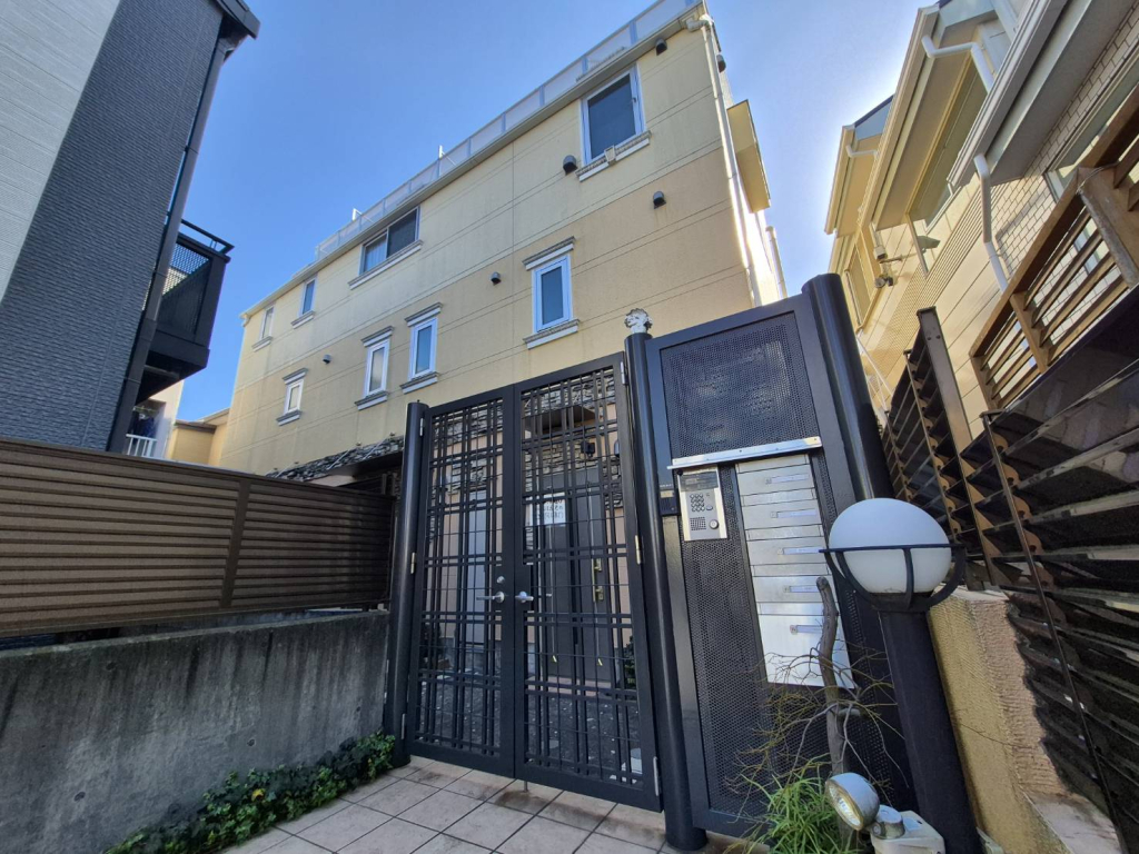 Ｔ’ｓ　 C号室