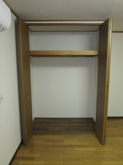 収納（開）