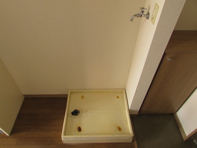 室内洗濯機置場完備で雨の日も安心♪