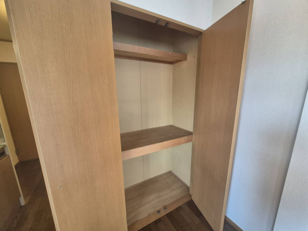 高さと奥行きのある大きな収納完備