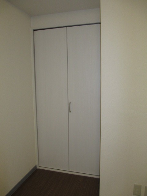 リビング　収納　閉