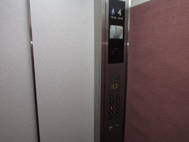 エレベーター内防犯カメラ有