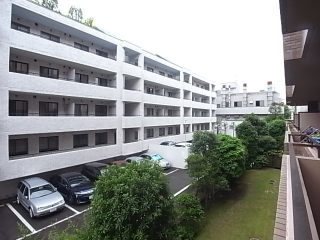 南西方向の眺望（写真は203号室のもの）