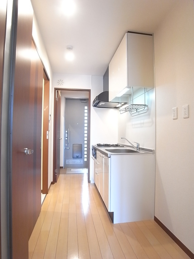 お部屋から玄関を見た写真。