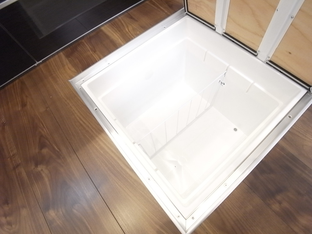 買い置きの保管にも便利な床下収納！