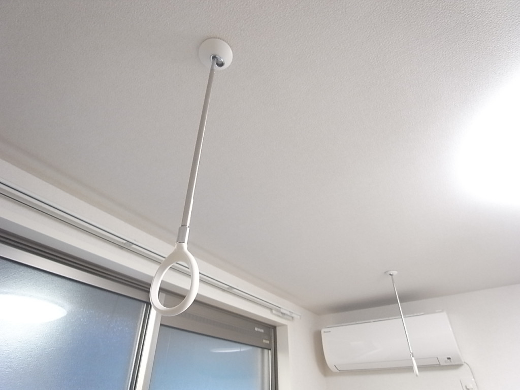 雨の日にも重宝する室内物干し具！