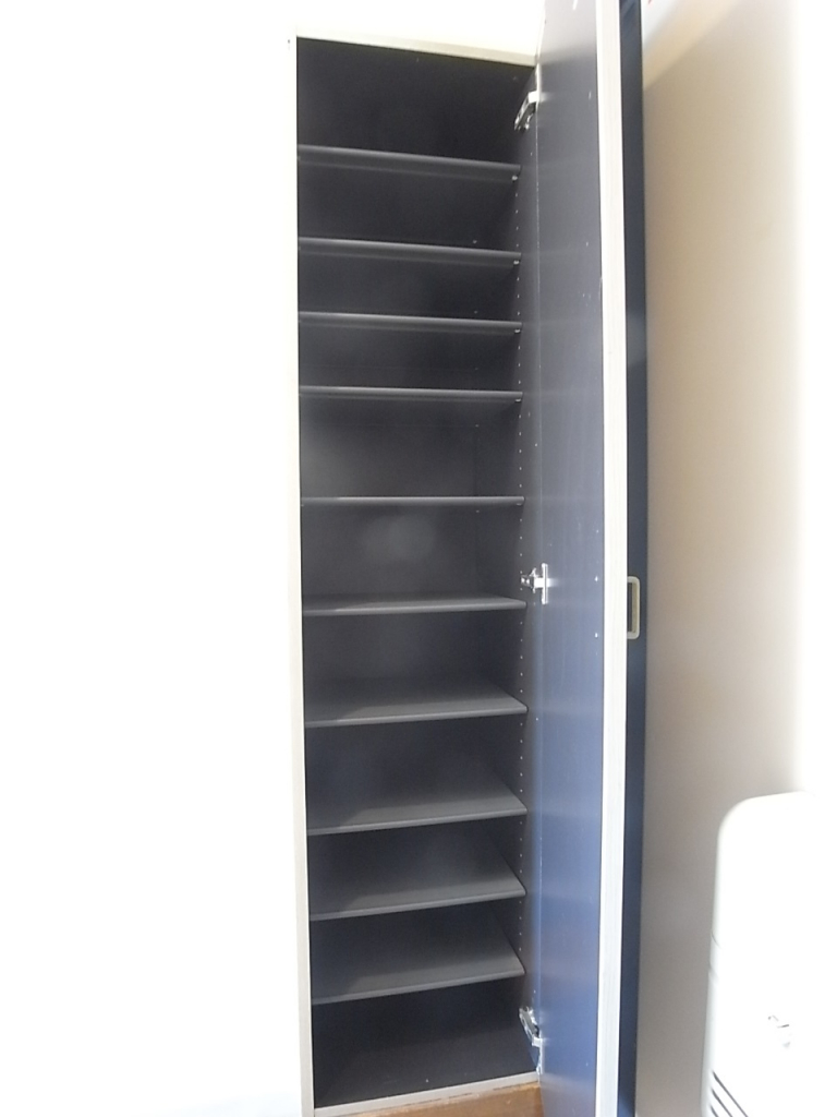 全11段のシューズボックス！高さも調節できます！