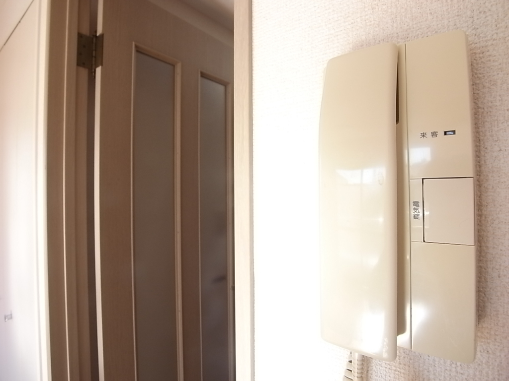 インターホン。来客確認後はオートロックを開錠！