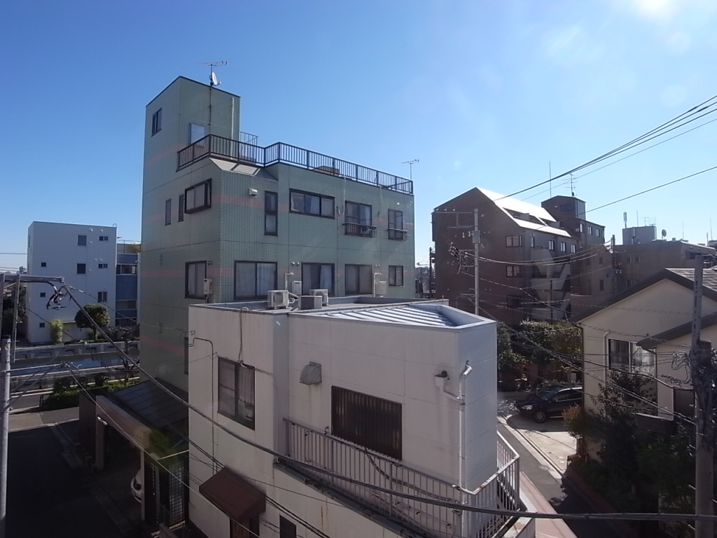 東南方面の眺望。朝からしっかり日当たりあり！