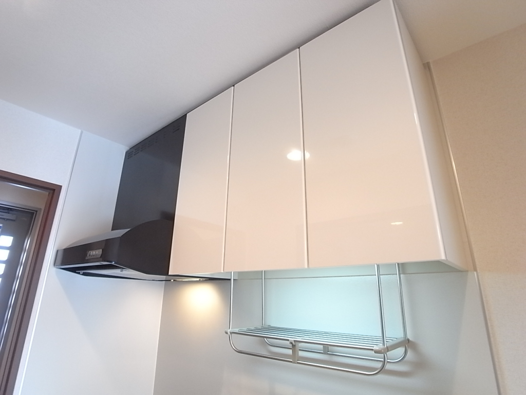 キッチン吊戸棚