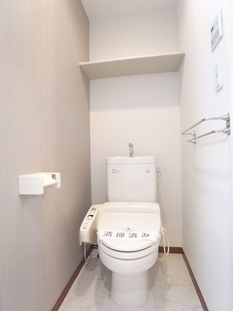 温水洗浄便座付きのトイレ！