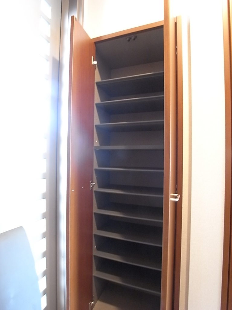 高さの調整ができるシューズボックス！