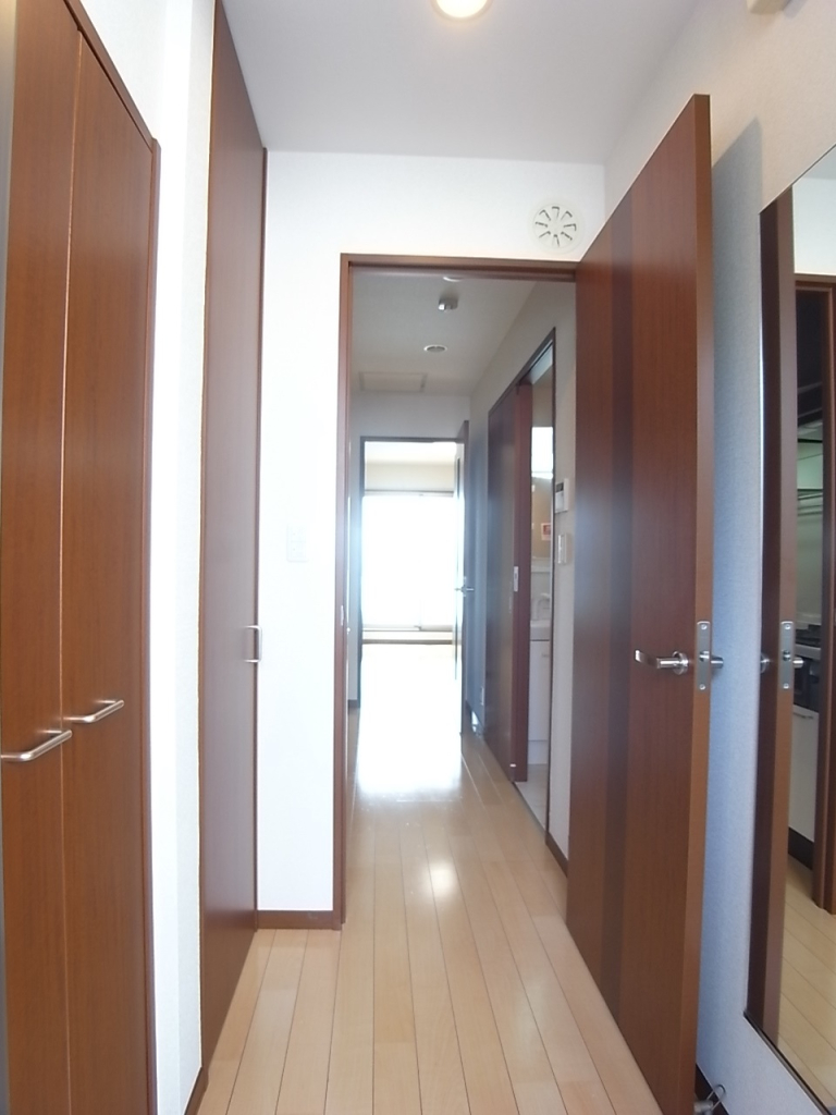 玄関からお部屋を見た写真です！