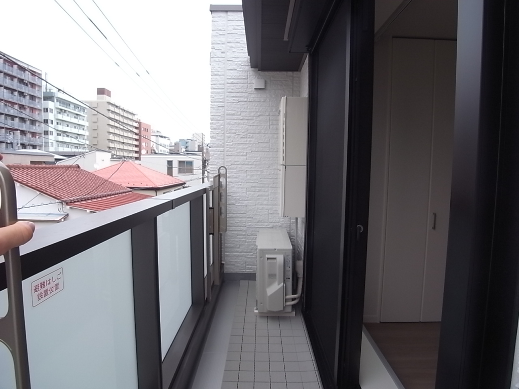 洋室側にバルコニーがあります！