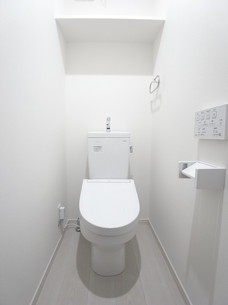 トイレは1階！温水洗浄便座