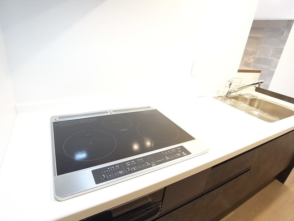 システムキッチンIHクッキングヒーター3口コンログリル付き！