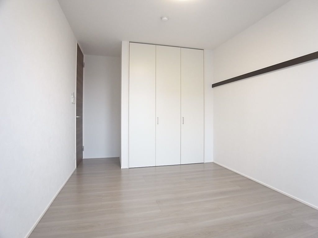 窓側から撮った西側洋室