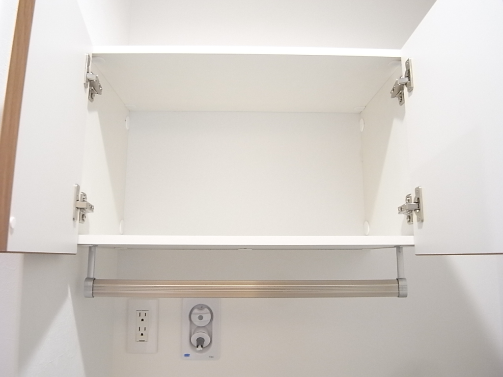 洗濯機置き場上　棚