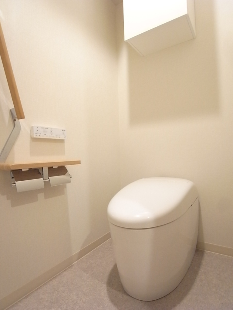 タンクレストイレ