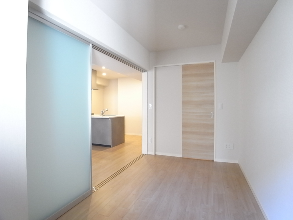 洋室（窓側から）