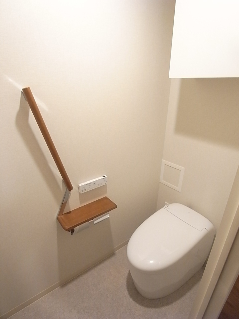 トイレは温水洗浄便座！