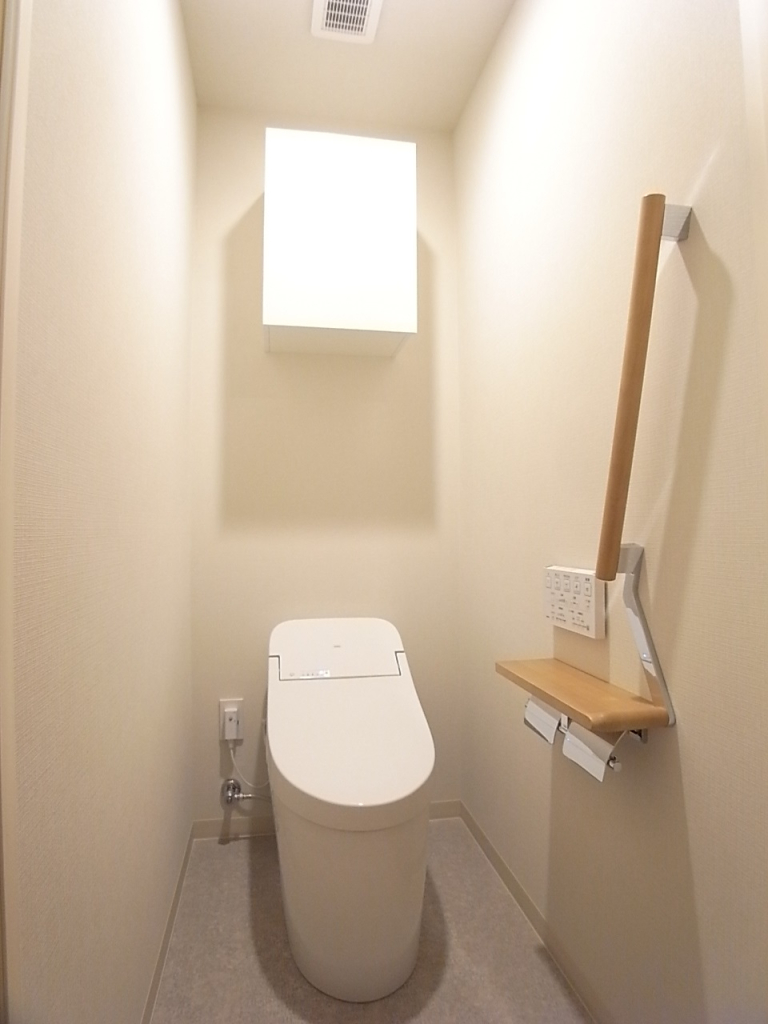 タンクレストイレ