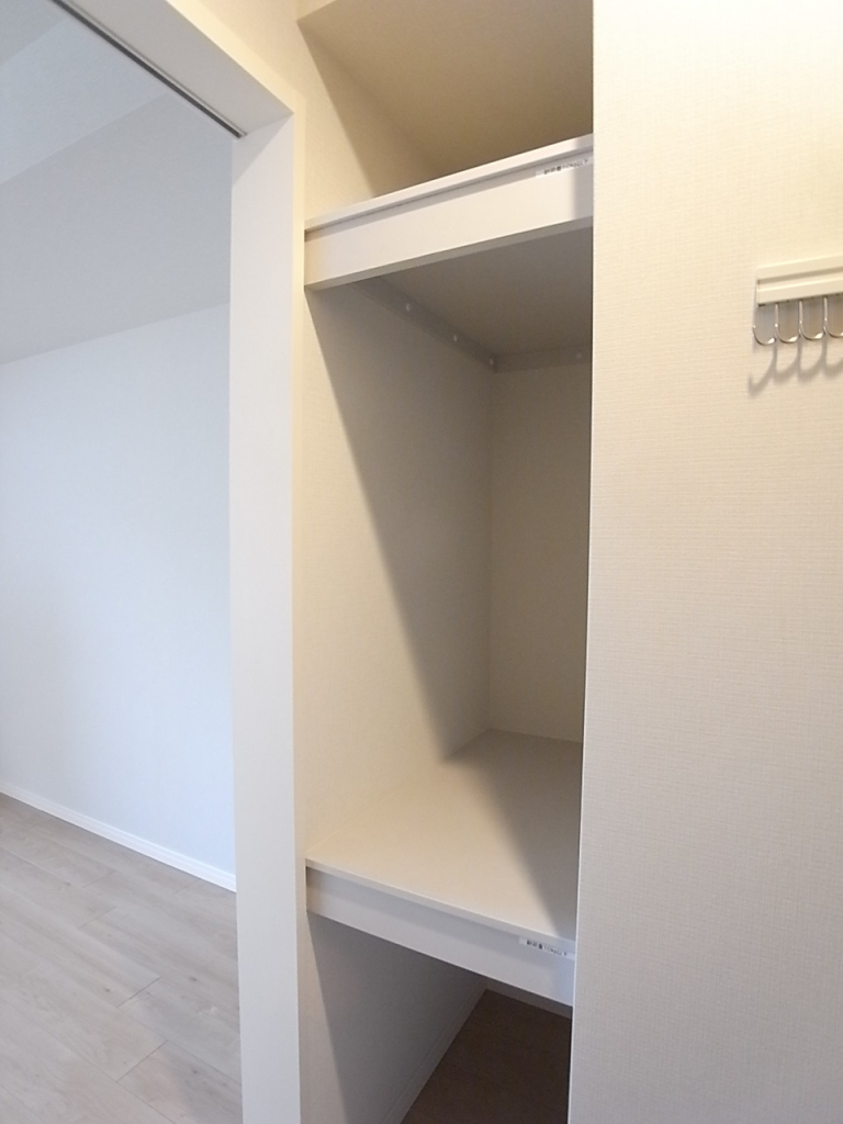 ウォークインクローゼット内棚