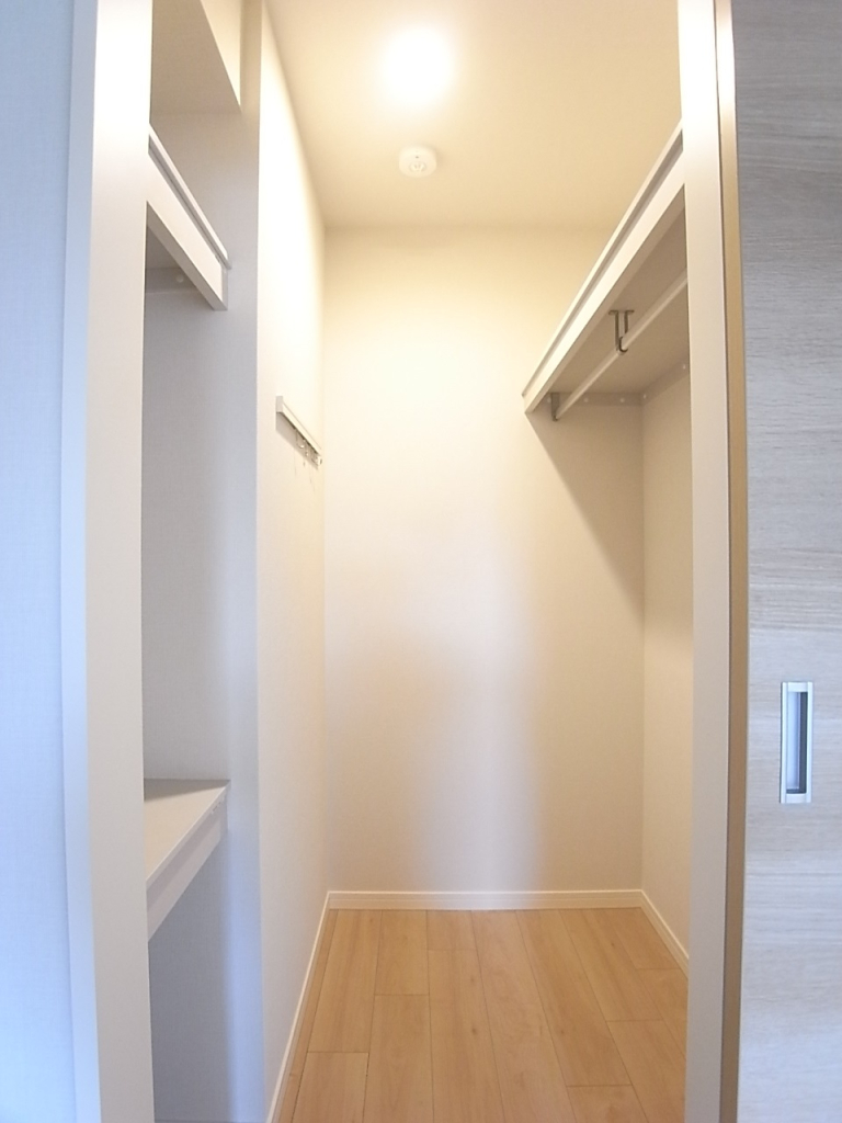 洋室には大容量のウォークインクローゼット！