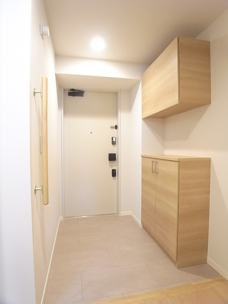 リビング側から撮った廊下